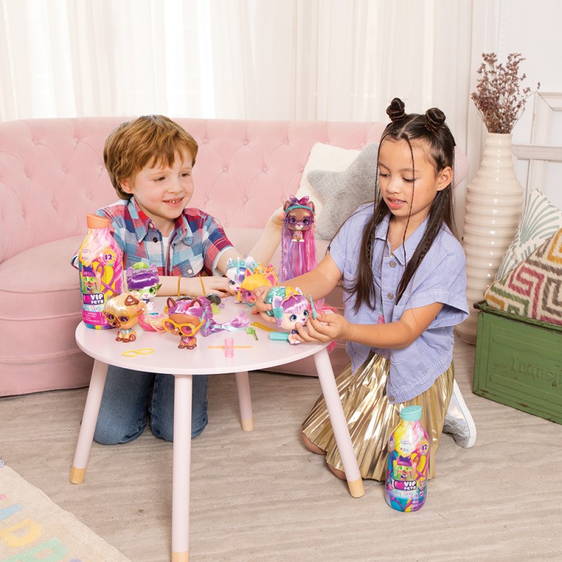 VIP Pets Σειρά 2 Color Boost Συλλεκτική Κούκλα με Απίστευτα Μακριά Μαλλιά