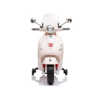 Electric motorcycle Vespa GTS Super white
