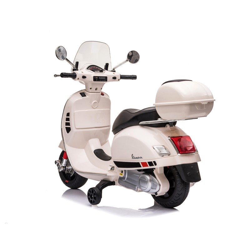 Electric motorcycle Vespa GTS Super white