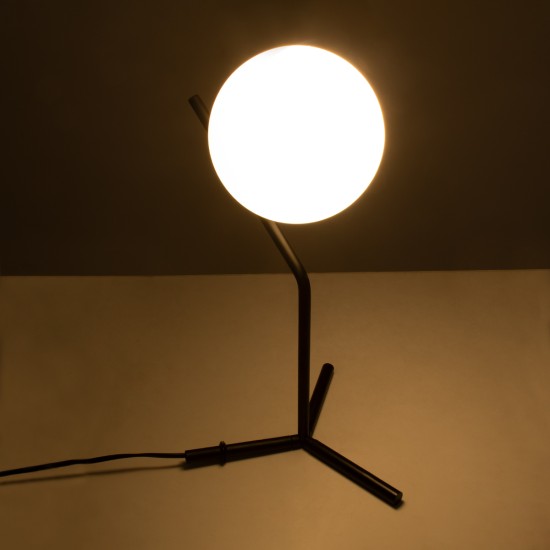 GloboStar® ELFIS 01100 Μοντέρνο Επιτραπέζιο Φωτιστικό Πορτατίφ Μονόφωτο 1 x E27 IP20 Μαύρο Μέταλλο με Λευκό Γυαλί - Μ22 x Π27 x Υ41cm GloboStar® ELFIS 01100 Μοντέρνο Επιτραπέζιο Φωτιστικό Πορτατίφ Μονόφωτο 1 x E27 Λευκή Γυάλινη Μπάλα με Μεταλλικό Μαύρο Σώμα Φ15 x Υ41cm