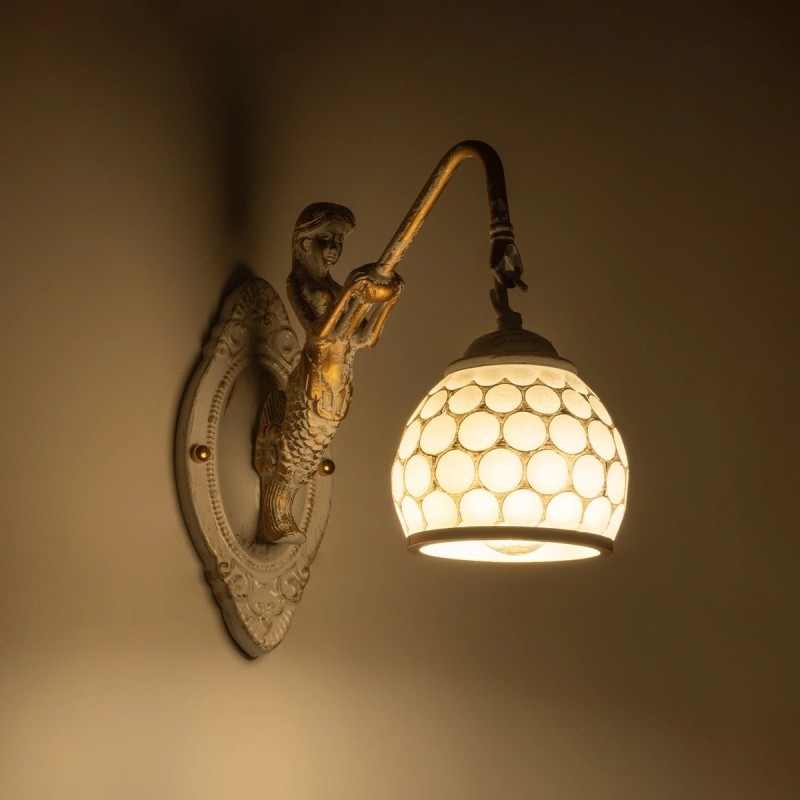 GloboStar® MERMAID 01317 Vintage Επιτοίχιο Φωτιστικό Απλίκα Μονόφωτο 1 x E27 IP20 Λευκό Γυαλί με Λευκό & Χρυσό Μέταλλο - Μ12.5 x Π28 x Υ27cm