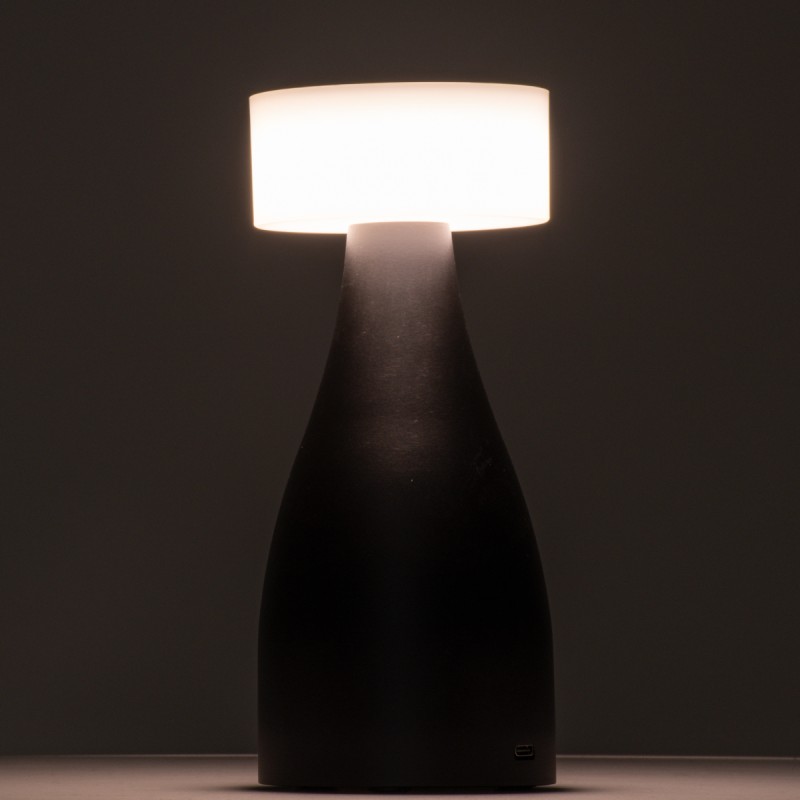 GloboStar® DOLLY 76470 Μοντέρνο Επιτραπέζιο Φωτιστικό Πορτατίφ LED 1.5W 105lm 120° DC 5V Επαναφορτιζόμενο με Μπαταρία Li-ion 1800mAh - Διακόπτη Αφής με 3 Εναλλαγές Φωτισμού CCT Θερμό - Φυσικό - Ψυχρό 1500K - 4500K - 6000K Dimmable - D9 x 21cm - Χρυσό