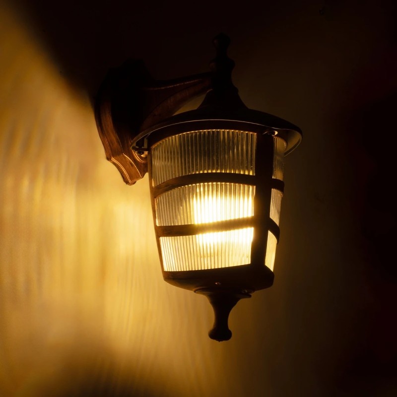 GloboStar® ZARDIN 203-0226 Vintage Επιτοίχιο Φωτιστικό Φαναράκι Μονόφωτο 1 x E27 IP44 Χάλκινο Πλαστικό Σώμα - Μ22 x Π17 x Υ27cm