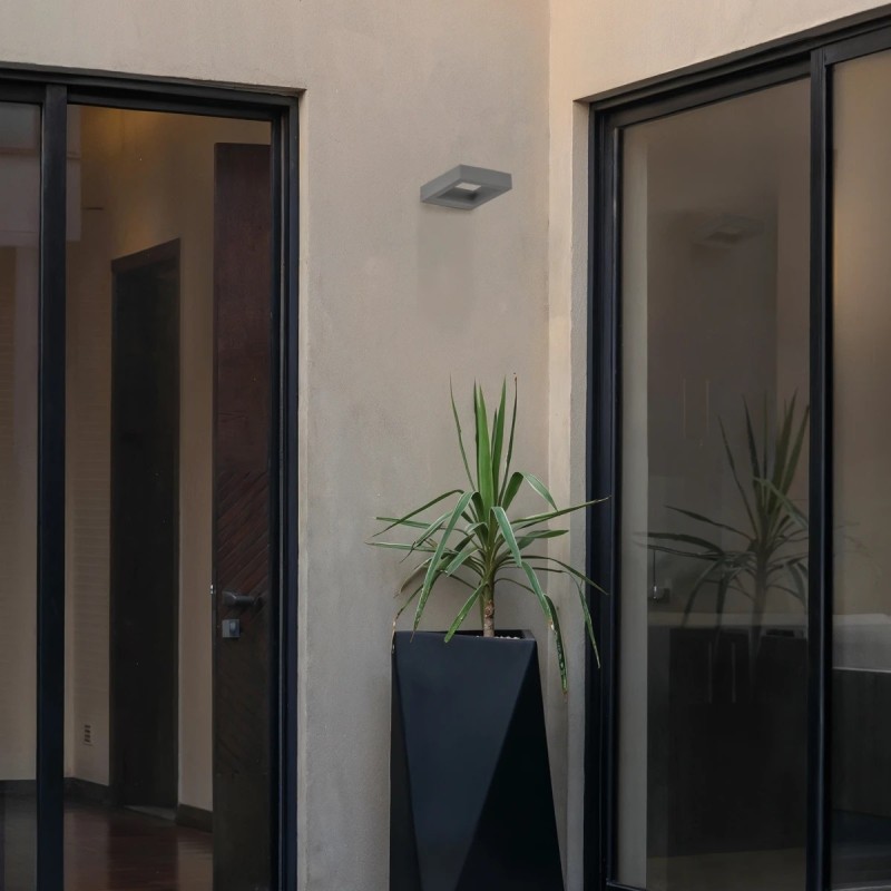 kelvo® AURA KLV-101-0117 Μοντέρνο Φωτιστικό Τοίχου - Απλίκα LED 7W 875lm 45° AC 220-240V Αδιάβροχο IP65 Θερμό Λευκό 2700K - Bridgelux COB Chip & TÜV SÜD Driver - Γκρι Ανθρακί Ματ - Μ13 x Π15 x Υ4.5cm - 5 Χρόνια Εγγύηση