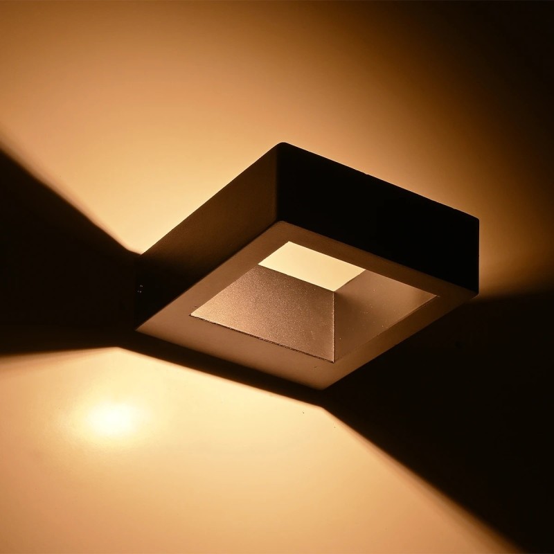 kelvo® AURA KLV-101-0116 Μοντέρνο Φωτιστικό Τοίχου - Απλίκα LED 7W 875lm 45° AC 220-240V Αδιάβροχο IP65 Θερμό Λευκό 2700K - Bridgelux COB Chip & TÜV SÜD Driver - Μαύρο Ματ - Μ13 x Π15 x Υ4.5cm - 5 Χρόνια Εγγύηση