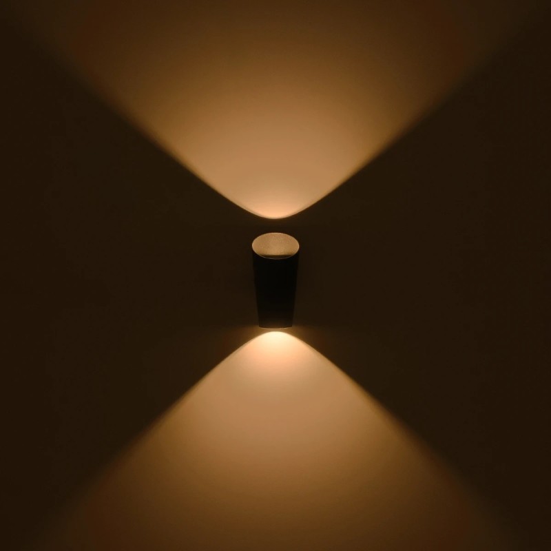 GLOBOSTAR® GANETTI 60671 Μοντέρνο Φωτιστικό Τοίχου - Απλίκα LED 10W 1250lm 60° AC 220-240V Αδιάβροχο IP65 Θερμό Λευκό 2700K - Bridgelux COB Chip & TÜV SÜD Driver - Μαύρο Ματ - Μ9.5 x Π11 x Υ19cm - 5 Χρόνια Εγγύηση