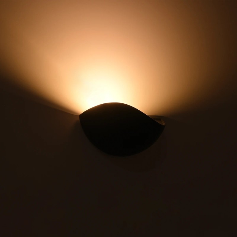 GLOBOSTAR® SELENE 60674 Μοντέρνο Φωτιστικό Τοίχου - Απλίκα LED 5W 625lm 90° AC 220-240V Αδιάβροχο IP65 Θερμό Λευκό 2700K - Bridgelux COB Chip & TÜV SÜD Driver - Μαύρο Ματ - Μ20 x Π9 x Υ12cm - 5 Χρόνια Εγγύηση