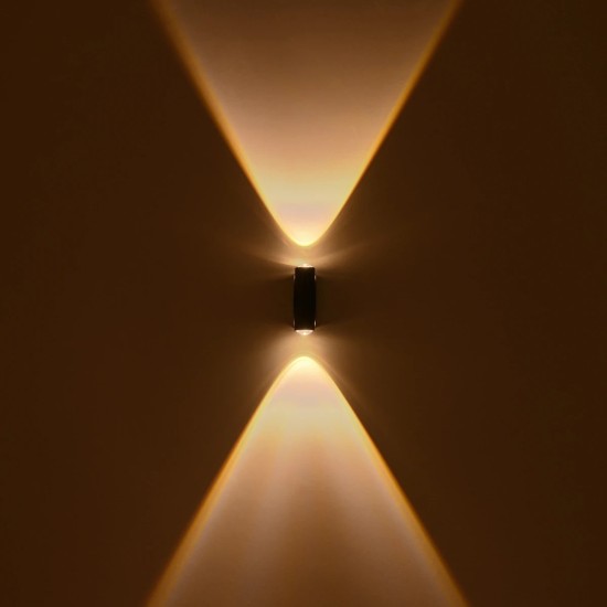 GLOBOSTAR® ARC 60679 Μοντέρνο Φωτιστικό Τοίχου - Απλίκα LED 4W 500lm 30° AC 220-240V Αδιάβροχο IP65 Θερμό Λευκό 2700K - CREE XPE Chip & TÜV SÜD Driver - Μαύρο Ματ - Μ3.5 x Π4.8 x Υ11.5cm - 5 Χρόνια Εγγύηση GLOBOSTAR® ARC 60679 Μοντέρνο Φωτιστικό Τοίχου - Απλίκα LED 4W 500lm 30° AC 220-240V Αδιάβροχο IP65 Θερμό Λευκό 2700K - CREE XPE Chip & TÜV SÜD Driver - Μαύρο Ματ - Μ3.5 x Π4.8 x Υ11.5cm - 5 Χρόνια Εγγύηση