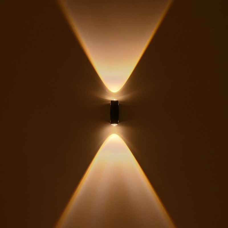 GLOBOSTAR® ARC 60679 Μοντέρνο Φωτιστικό Τοίχου - Απλίκα LED 4W 500lm 30° AC 220-240V Αδιάβροχο IP65 Θερμό Λευκό 2700K - CREE XPE Chip & TÜV SÜD Driver - Μαύρο Ματ - Μ3.5 x Π4.8 x Υ11.5cm - 5 Χρόνια Εγγύηση