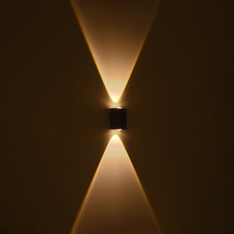 GLOBOSTAR® HIKARI 60685 Μοντέρνο Φωτιστικό Τοίχου - Απλίκα LED 4W 500lm 30° AC 220-240V Αδιάβροχο IP65 Θερμό Λευκό 2700K - CREE XPE Chip & TÜV SÜD Driver - Μαύρο Ματ - Μ6 x Π4 x Υ10.5cm - 5 Χρόνια Εγγύηση