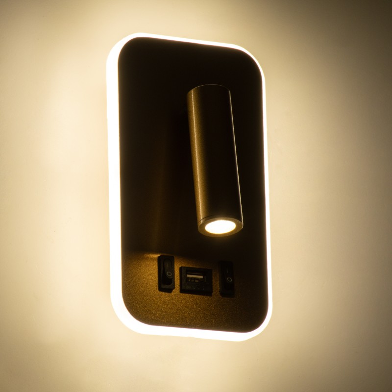 GloboStar® LADY-O 61366 Μοντέρνο Φωτιστικό Τοίχου - Απλίκα Ξενοδοχείου Bed Side LED 10W 1000lm 36° & 360° AC 220-240V - Reading Light & Κρυφός Φωτισμός - Φορτιστής USB 3A - Μ10.5 x Π10 x Υ18.5cm - Φυσικό Λευκό 4500K - Χρυσό Βούρτσας - 3 Χρόνια Εγγ