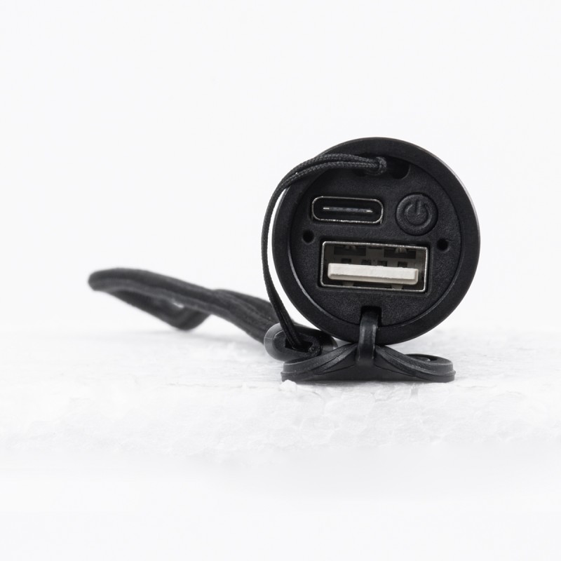 GloboStar® 79029 Φορητός Φακός Χειρός Επαναφορτιζόμενος LED CREE XM-L2 T6 10W 1000lm Zoom 1° έως 60° Μοιρών με 1 x 18650 Μπαταρία 1200mAh USB 2.0 Πτυσσόμενος & 3 Modes Power Bank Αδιάβροχο IP54 Ψυχρό Λευκό 6000K