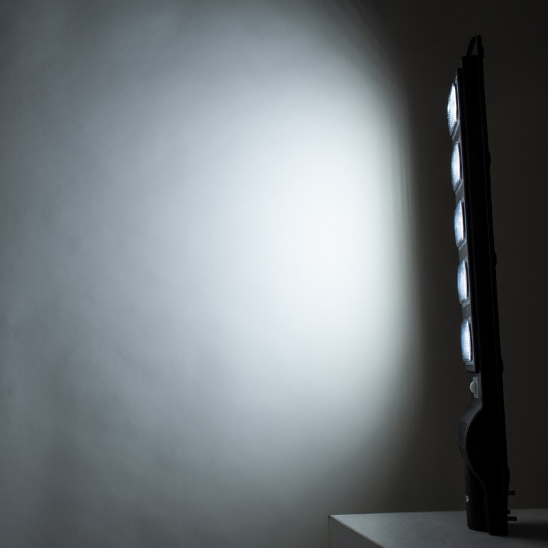 GloboStar® STREETA 85345 Professional LED Solar Street Light Αυτόνομο Ηλιακό Φωτιστικό Δρόμου 150W 1500lm 240 x LED SMD 5730 με Ενσωματωμένο Φωτοβολταϊκό Panel 6V 18W & Επαναφορτιζόμενη Μπαταρία Li-ion 3.2V 20000mAh με Αισθητήρα Ημέρας-Νύχτας & PI