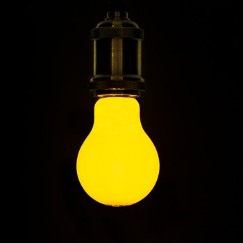 GLOBOSTAR® GLOBE 99241 Λάμπα E27 A60 LED 8W 700lm 360° AC 220-240V IP20 Κίτρινο Αντικουνουπική - Filament Chip - Μ6 x Π6 x Υ11cm - 3 Χρόνια Εγγύηση