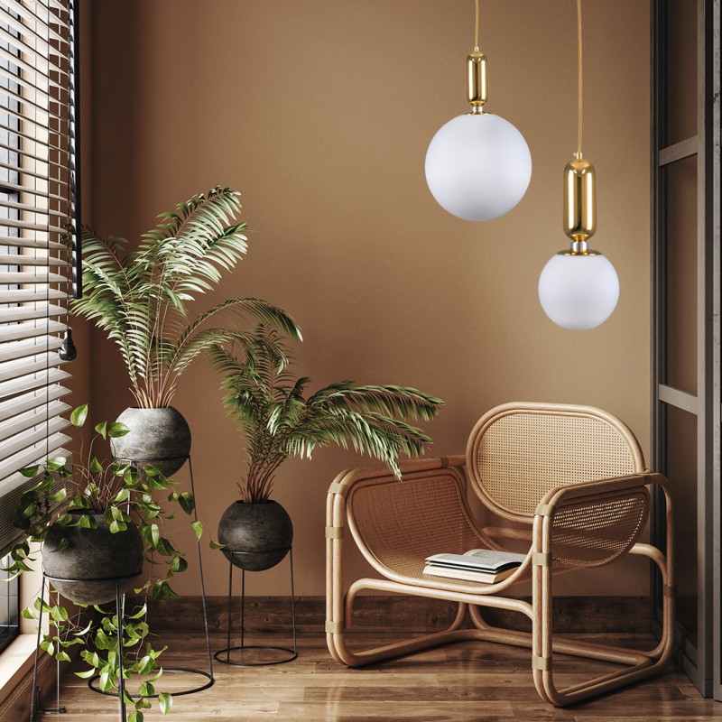 GloboStar® MAVERICK 00943 Μοντέρνο Κρεμαστό Φωτιστικό Μπάλα Μονόφωτο 1 x E27 IP20 Χρυσό Μέταλλο με Λευκό Γυαλί - Μ15 x Π15 x Υ33cm