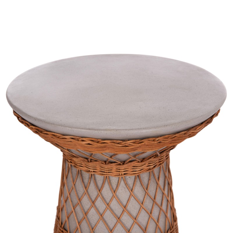 ΒΟΗΘΗΤΙΚΟ ΤΡΑΠΕΖΙ ΣΤΡΟΓΓΥΛΟ DELIA HM18167.03 FIBER CEMENT ΓΚΡΙ & RATTAN Φ40x45Υεκ