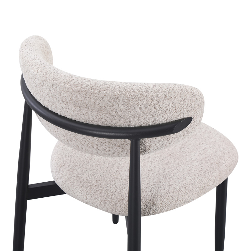 Καρέκλα Folegio pakoworld μπουκλέ σε κρεμ απόχρωση με μαύρα πόδια 50x57x79.5εκ