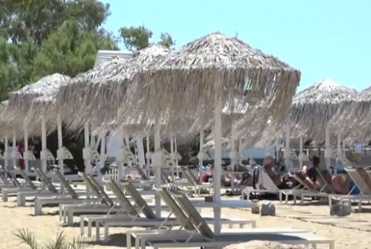 Επαγγελματικός Εξοπλισμός Beach Bar: 7 Must-Have Έπιπλα για Επιτυχημένη Επιχείρηση